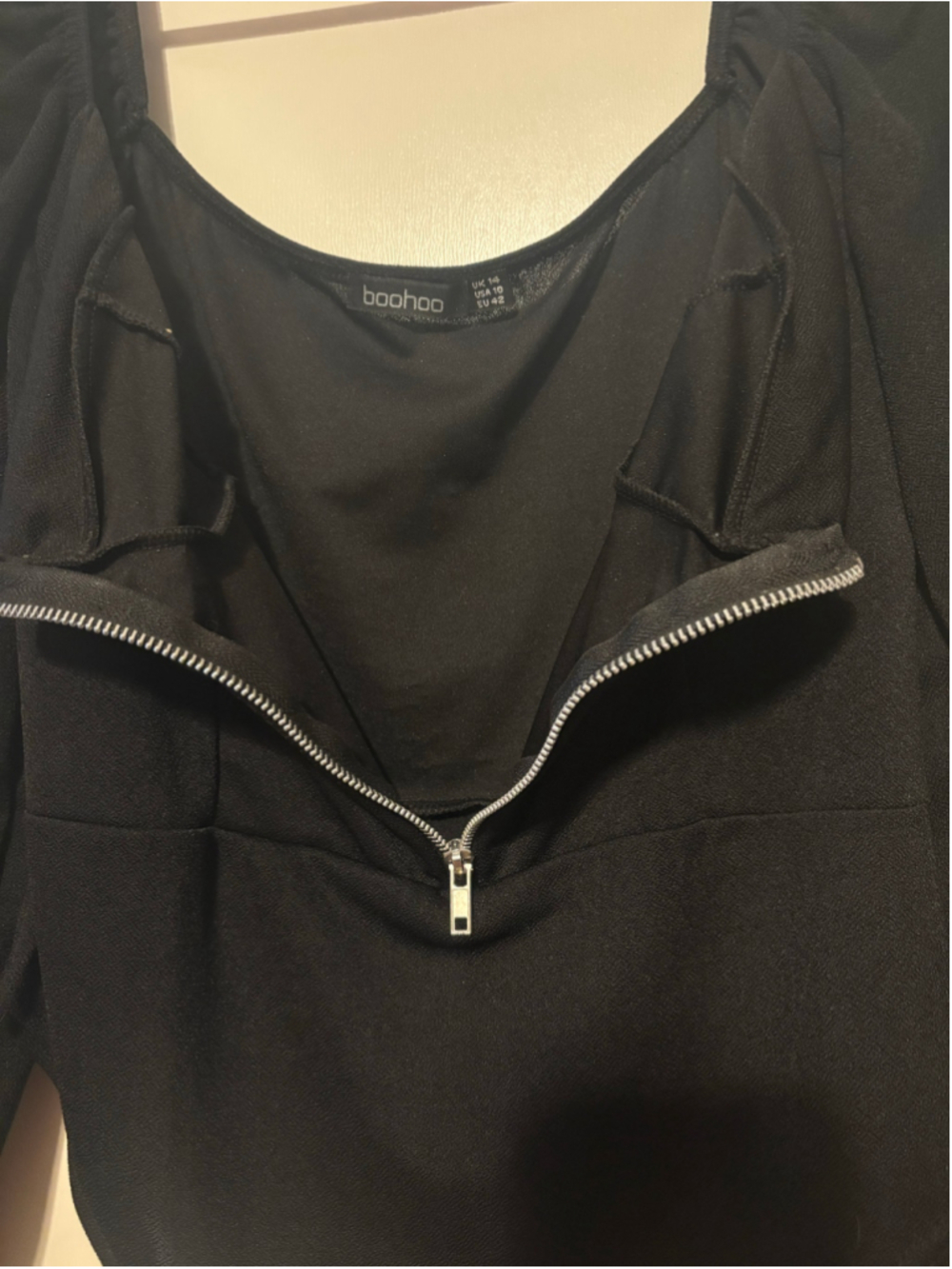 Women's Boohoo Black Long Sleeve Bodysuit with Zipper Front, Size 10 - Picture 4 of 8